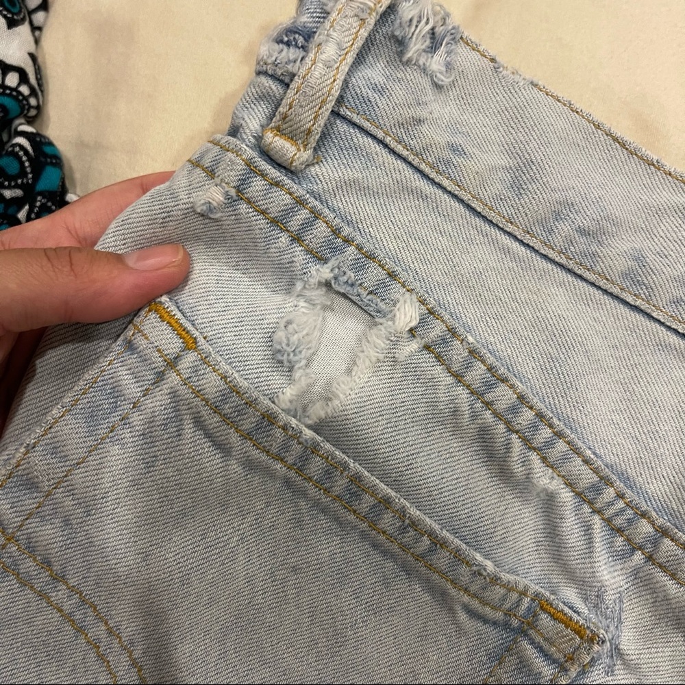 LEVIS 501 DISTRESS SHORTS - Picture 6 of 6